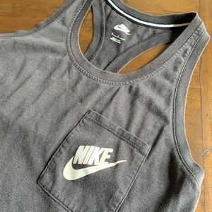 NIKE